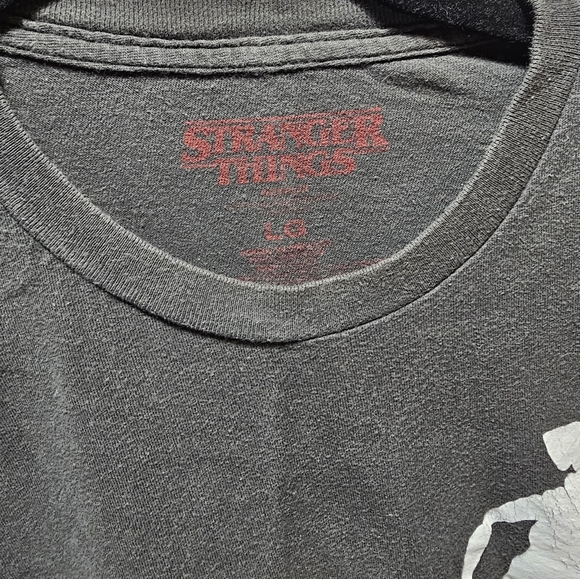 Stranger Things Men's T-Shirt - Picture 2 of 2